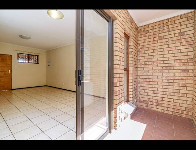2 BEDROOM APARTMENT FOR SALE IN RANDPARK RIDGE